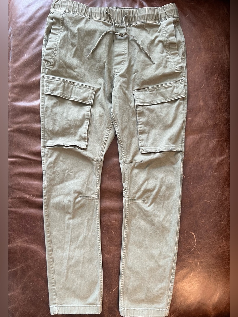 Men's Olive Cargo Jogger Pants - Casual Utility Style